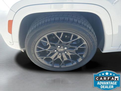 Used 2025 Jeep Grand Cherokee Summit image 12