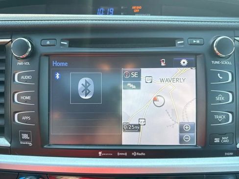 Used 2019 Toyota Highlander Limited image 17