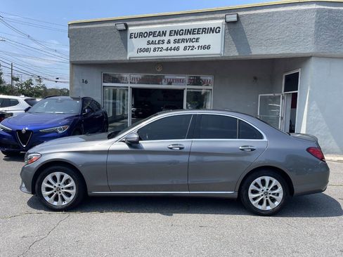 Used 2019 Mercedes-Benz C 300 4MATIC Sedan image 4