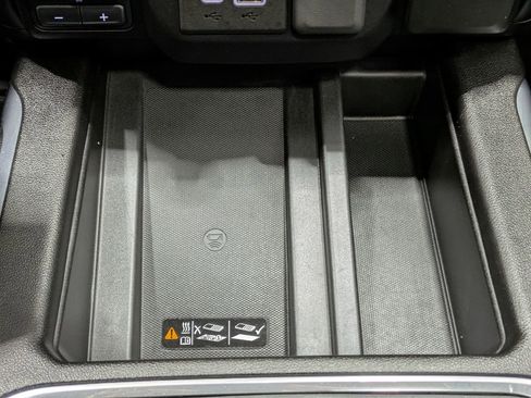 Used 2021 GMC Sierra 1500 AT4 w/ AT4 Premium Package AWD/4WD image 7
