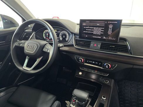 Used 2024 Audi Q5 e Prestige w/ Prestige Package image 31