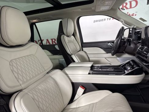 Used 2024 Lincoln Navigator Black Label image 16