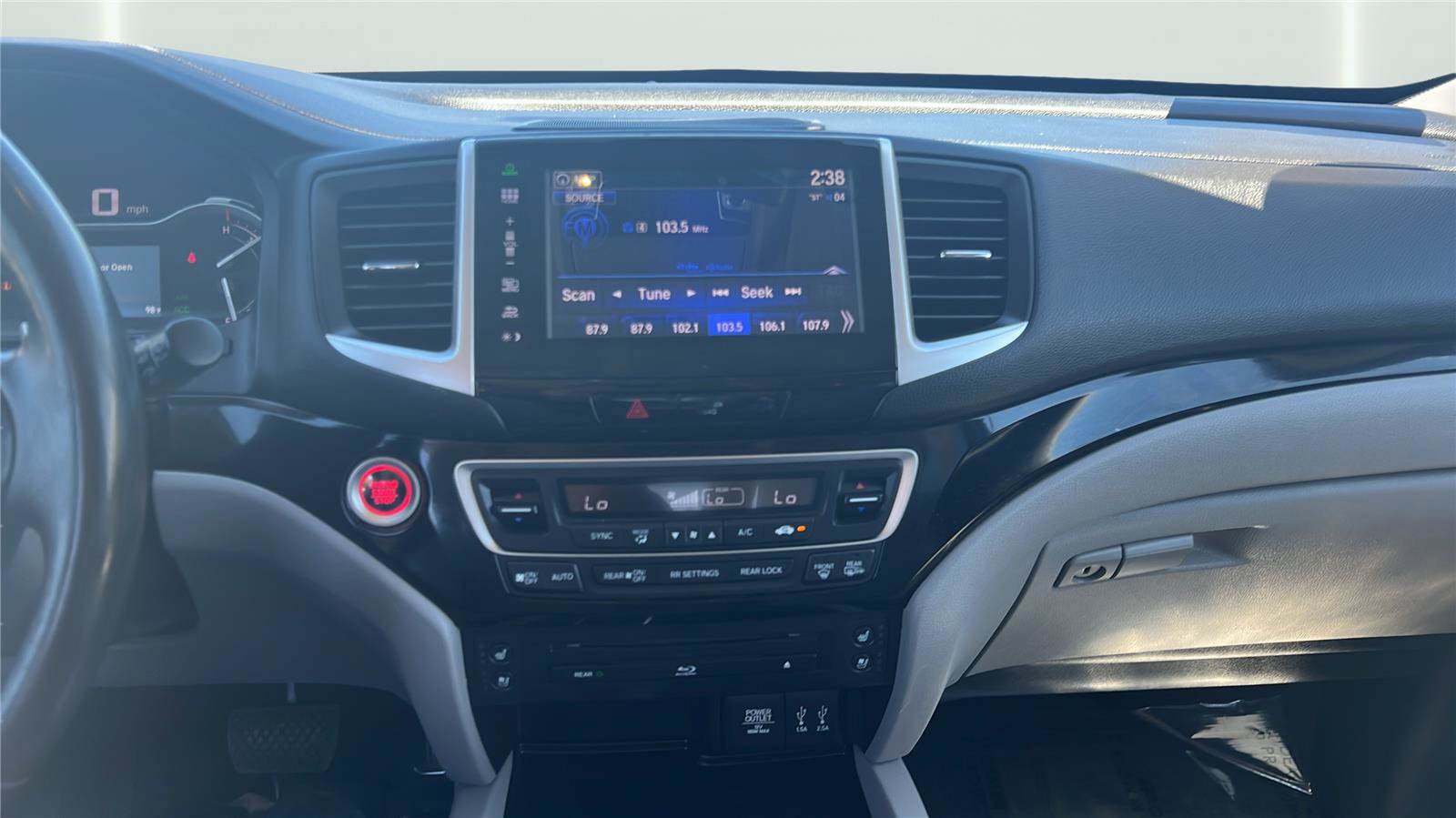 Used 2016 Honda Pilot Elite image 10