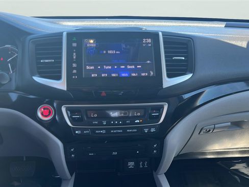 Used 2016 Honda Pilot Elite image 10