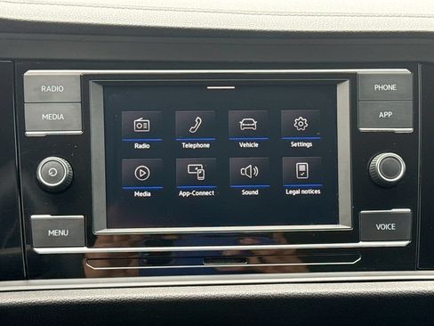 Certified 2023 Volkswagen Jetta S FWD image 18