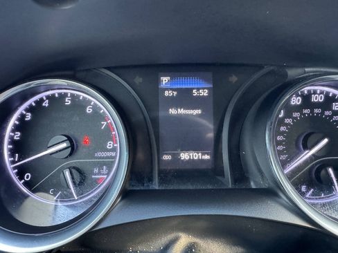 Used 2019 Toyota Camry SE FWD image 25