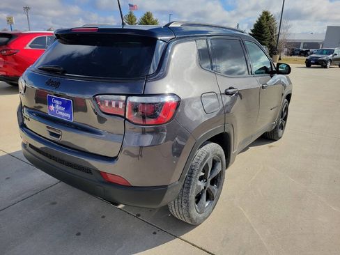 Used 2018 Jeep Compass Latitude AWD/4WD image 8