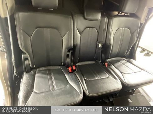 Used 2018 Ford Expedition Platinum RWD image 30