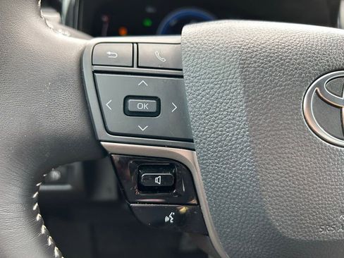 Used 2025 Toyota Camry SE image 20