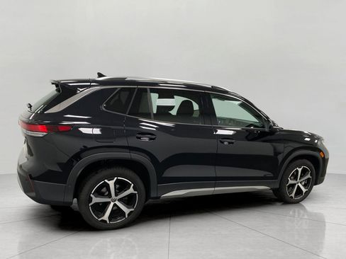 Certified 2026 Volkswagen Tiguan SE AWD/4WD image 2