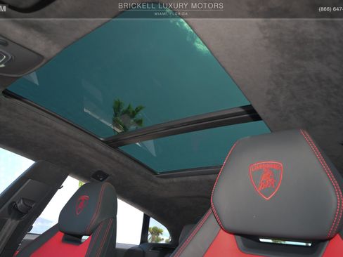 Used 2020 Lamborghini Urus image 30