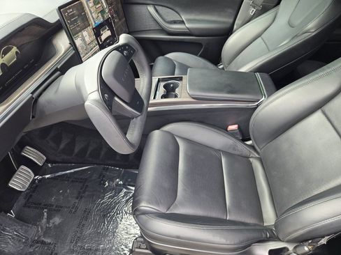 Used 2023 Tesla Model X AWD/4WD image 3
