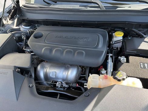 Used 2020 Jeep Cherokee Latitude FWD image 32