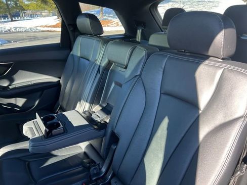 Used 2025 Audi Q7 3.0T Premium Plus image 25