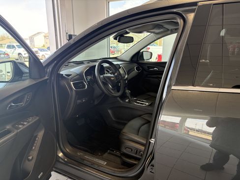 Used 2018 Chevrolet Equinox Premier image 10