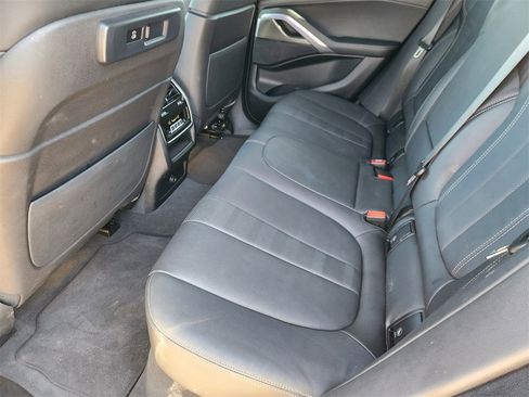 Used 2022 BMW X6 xDrive40i w/ M Sport Package image 29