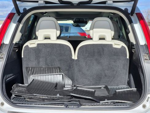 Used 2020 Volvo XC90 T5 Momentum w/ Protection Package Premier image 12