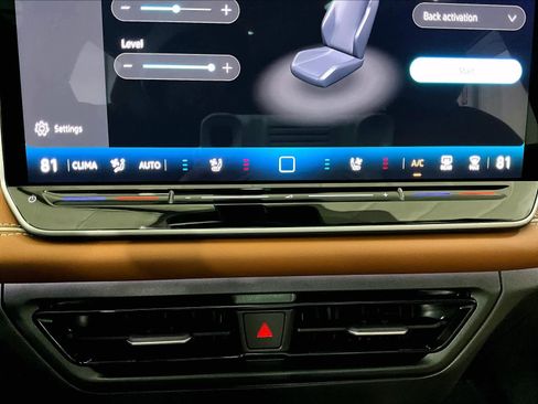 New 2026 Volkswagen Tiguan SEL R-Line AWD/4WD image 21