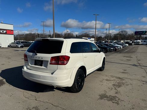 Used 2020 Dodge Journey SE w/ SE Popular Equipment Group image 3
