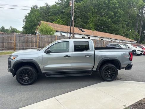 Used 2024 Chevrolet Colorado Trail Boss w/ Advanced Trailering Package AWD/4WD image 4