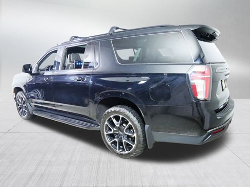 Used 2022 Chevrolet Suburban RST w/ Luxury Package AWD/4WD image 5