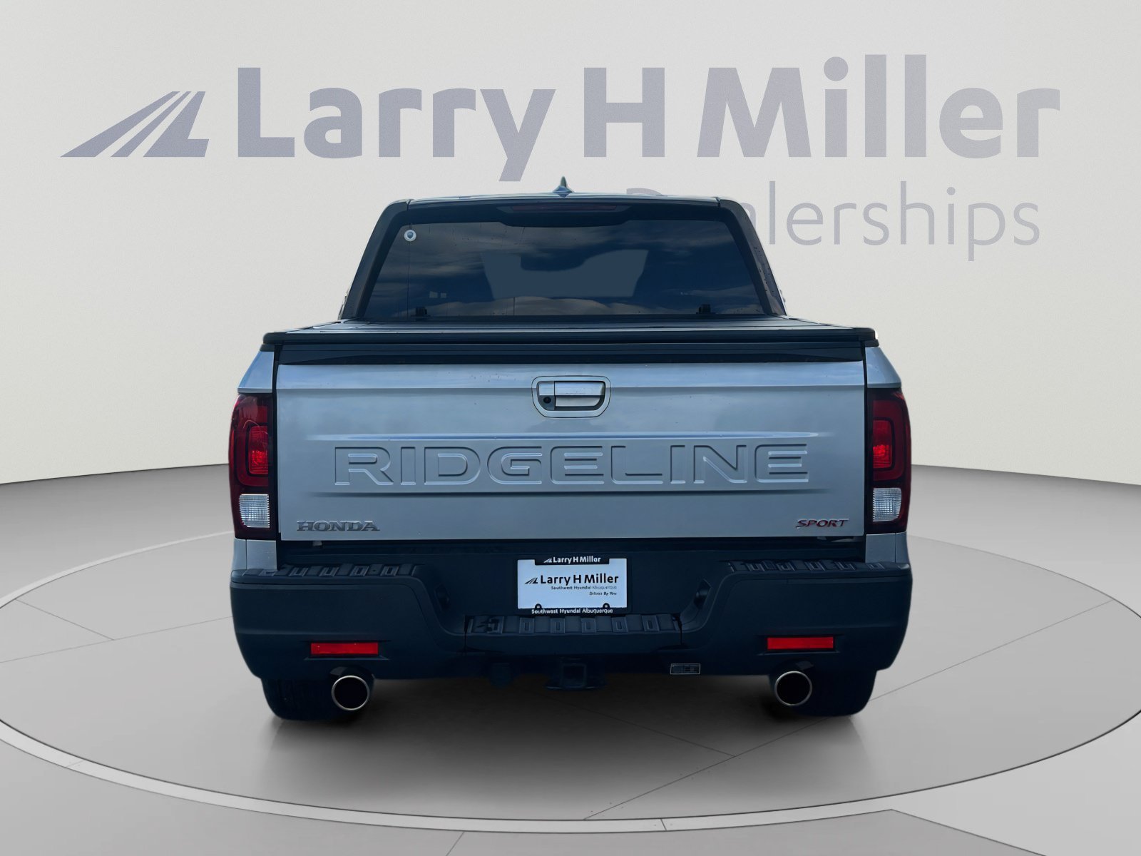 Used 2025 Honda Ridgeline Sport image 5