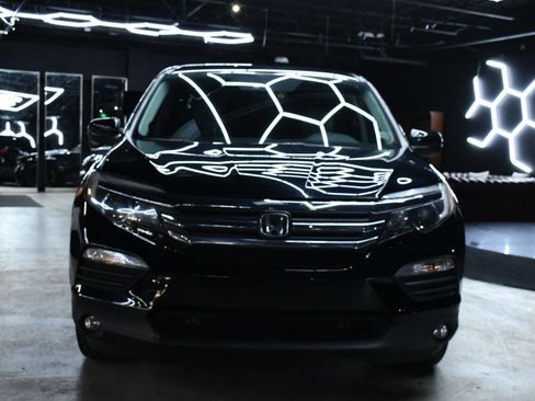 Used 2017 Honda Pilot EX image 4