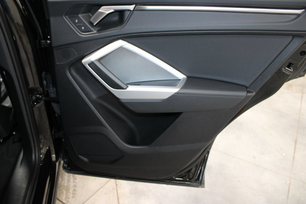 Used 2025 Audi Q3 2.0T Premium AWD/4WD image 32