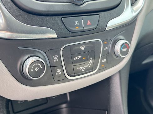 Used 2024 Chevrolet Equinox LS w/ LS Convenience Package image 19