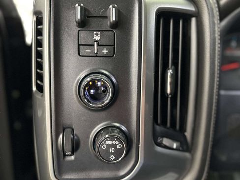 Used 2018 Chevrolet Silverado 1500 LTZ Z71 w/ LTZ Plus Package AWD/4WD image 27
