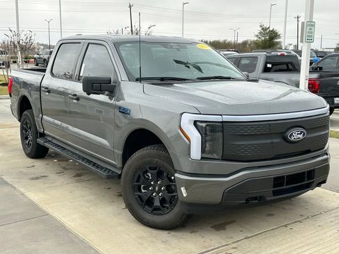 New 2025 Ford F150 Lightning XLT image 27