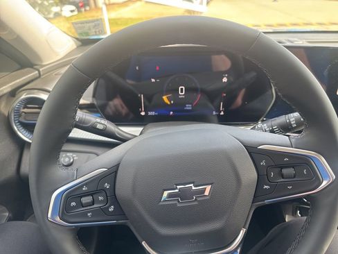 New 2026 Chevrolet Trax LT w/ Midnight Edition FWD image 25