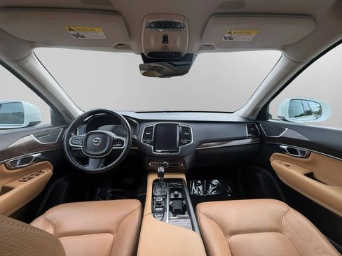 Used 2016 Volvo XC90 T6 Momentum w/ Momentum Plus Package AWD/4WD image 11