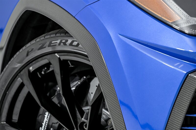 Used 2022 Lamborghini Urus AWD/4WD image 6