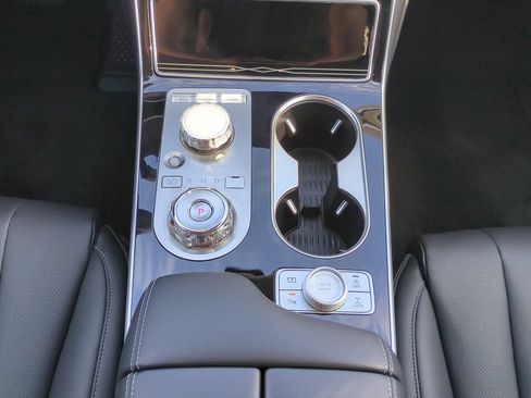 Used 2025 Genesis GV80 2.5T Standard AWD/4WD image 19