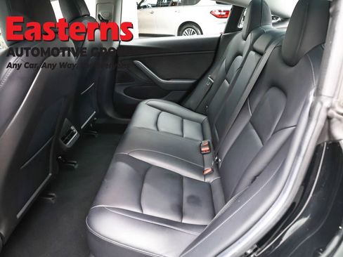Used 2018 Tesla Model 3 Long Range RWD image 16
