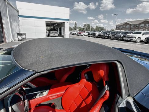 Used 2015 Chevrolet Corvette Z06 w/ 3LZ Preferred Equipment Group RWD image 24