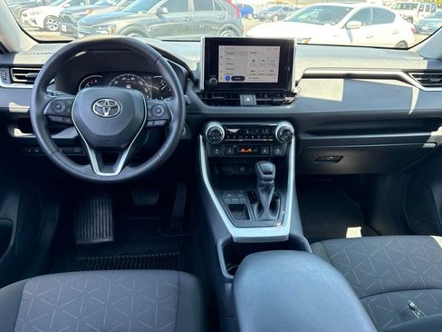 Used 2025 Toyota RAV4 XLE w/ Convenience Package FWD image 32