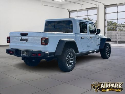 New 2025 Jeep Gladiator Rubicon w/ Convenience Group image 4