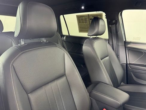 Used 2023 Volkswagen Tiguan SE R-Line FWD image 41