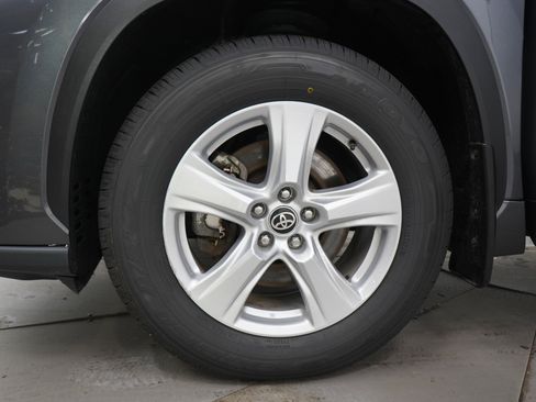 Used 2023 Toyota Highlander L AWD/4WD image 30