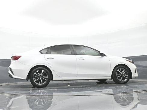 Used 2023 Kia Forte LXS w/ LXS Technology Package FWD image 40