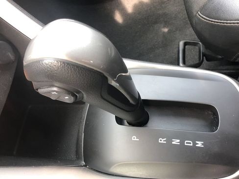 Used 2021 Chevrolet Trax LT FWD image 19