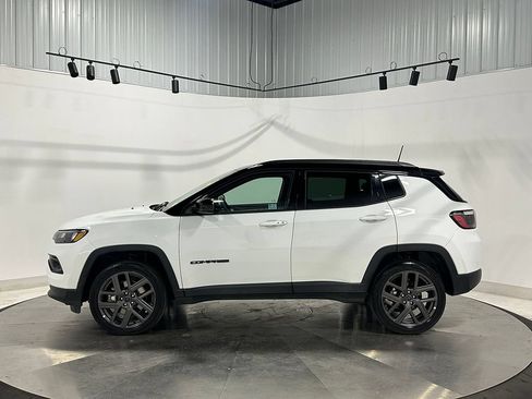 Used 2026 Jeep Compass Limited AWD/4WD image 16