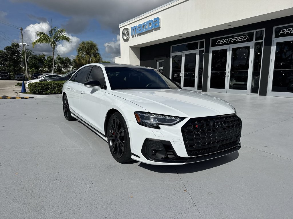 Used 2025 Audi S8 w/ Executive Package AWD/4WD image 7