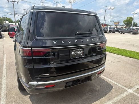 Used 2022 Jeep Wagoneer Series II w/ Premium Group I AWD/4WD image 4