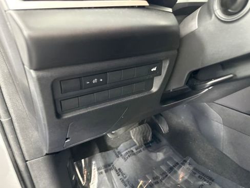 Used 2023 Mitsubishi Outlander SE AWD/4WD image 22