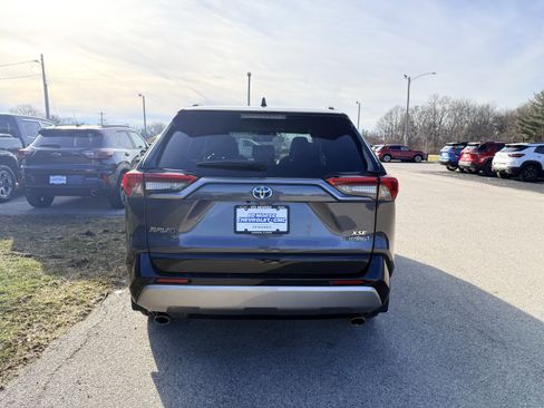 Used 2022 Toyota RAV4 XSE image 4