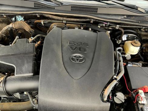 Used 2023 Toyota Tacoma SR5 image 33
