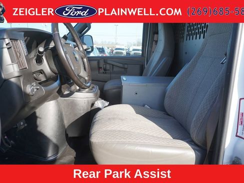 Used 2021 Chevrolet Express 2500 w/ Driver Convenience Package RWD image 8